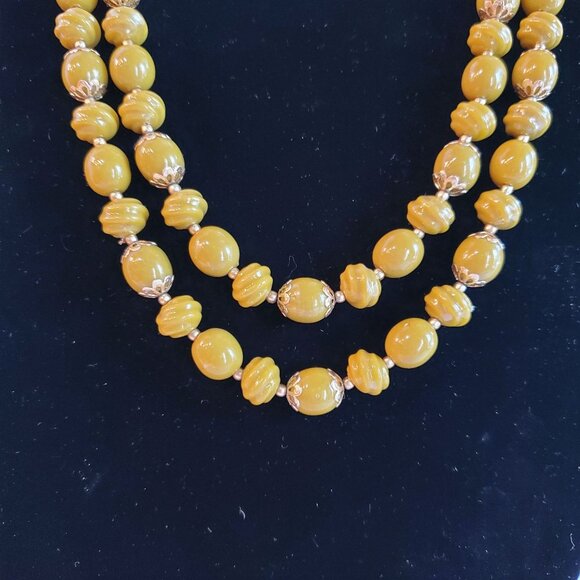 Vintage Beaded Two Layers Necklace and Earrings Set Yellow 27" Made in Hongkong - Picture 4 of 11